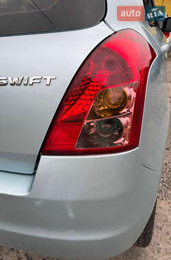 Хетчбек Suzuki Swift 2007 в Дніпрі