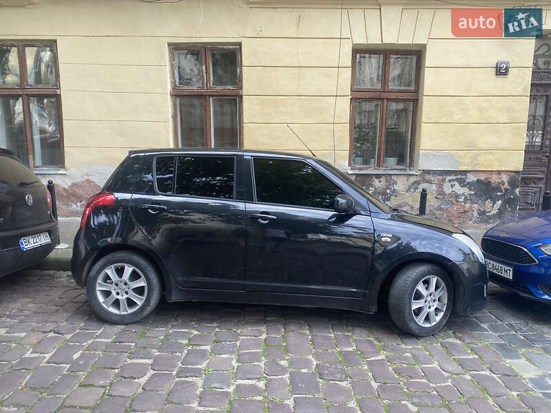 Хетчбек Suzuki Swift 2009 в Рахові