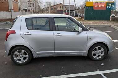 Хетчбек Suzuki Swift 2005 в Ірпені