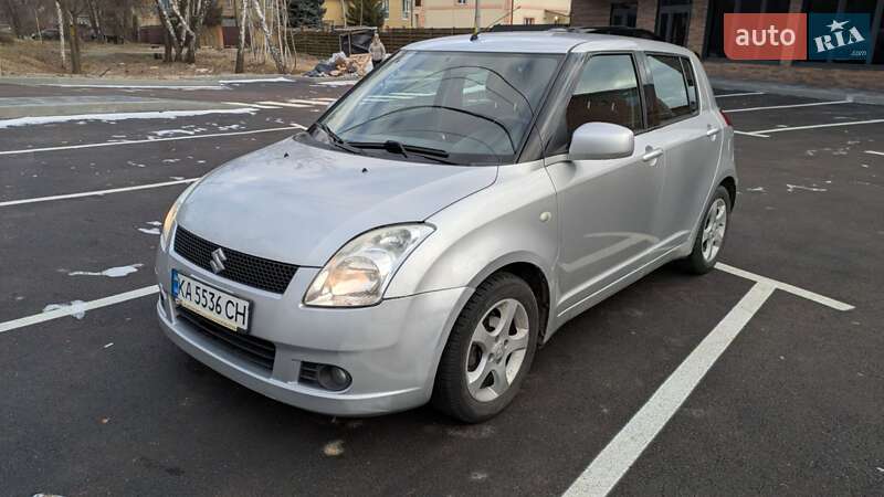 Хетчбек Suzuki Swift 2005 в Ірпені