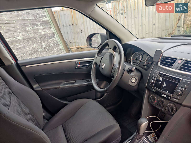 Хэтчбек Suzuki Swift 2013 в Киеве
