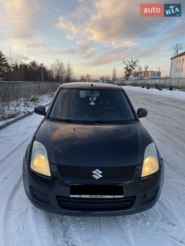 Хэтчбек Suzuki Swift 2010 в Киеве