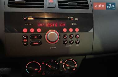 Хэтчбек Suzuki Swift 2010 в 