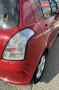 Хетчбек Suzuki Swift 2005 в 