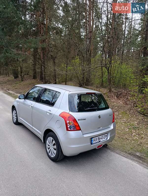 Хетчбек Suzuki Swift 2009 в Броварах