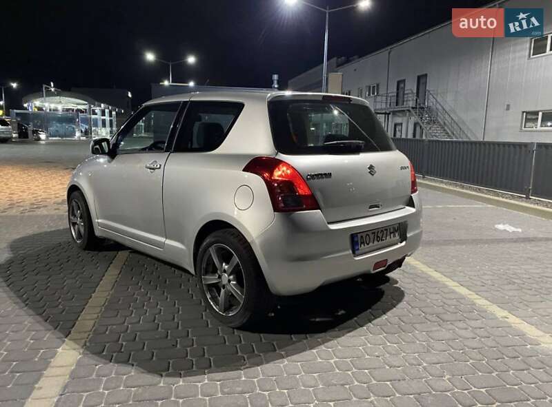 Хетчбек Suzuki Swift 2009 в Ужгороді