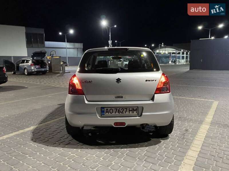 Хетчбек Suzuki Swift 2009 в Ужгороді