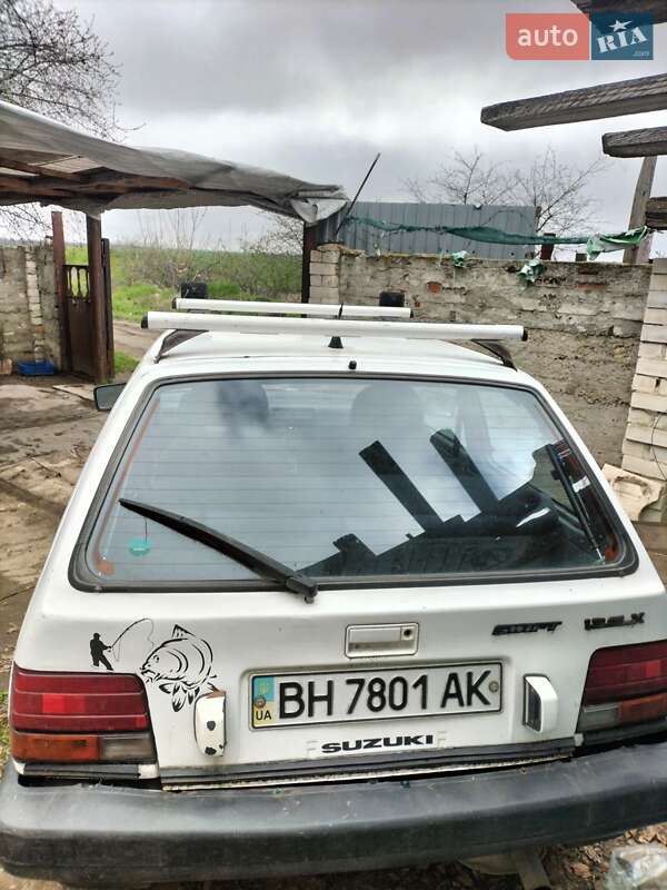 Хэтчбек Suzuki Swift 1988 в Великодолинском фото 4 Хэтчбек Suzuki Swift 1988 в Великодолинском