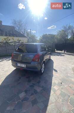 Хэтчбек Suzuki Swift 2007 в 
