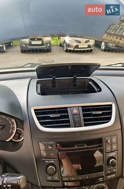 Хетчбек Suzuki Swift 2012 в 