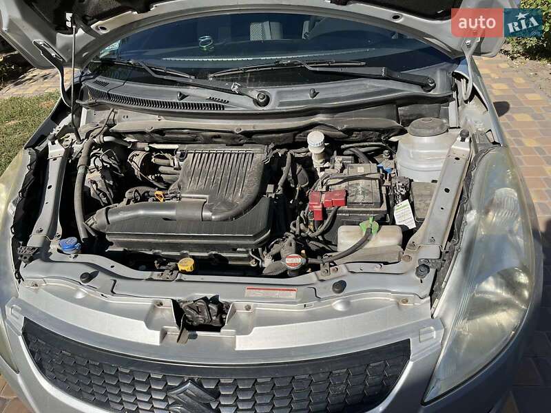Хэтчбек Suzuki Swift 2011 в Барышевке фото 2 Хэтчбек Suzuki Swift 2011 в Барышевке