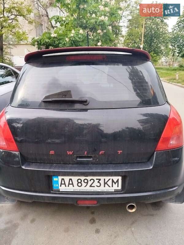 Хэтчбек Suzuki Swift 2006 в Киеве