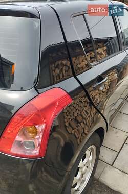 Хэтчбек Suzuki Swift 2010 в 