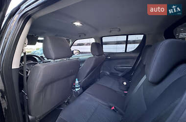 Хетчбек Suzuki Swift 2012 в 