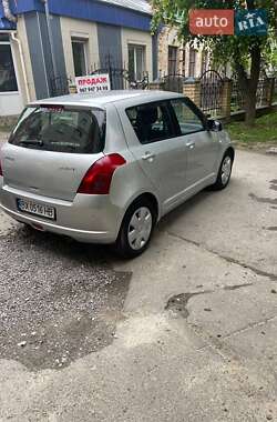 Хэтчбек Suzuki Swift 2005 в 