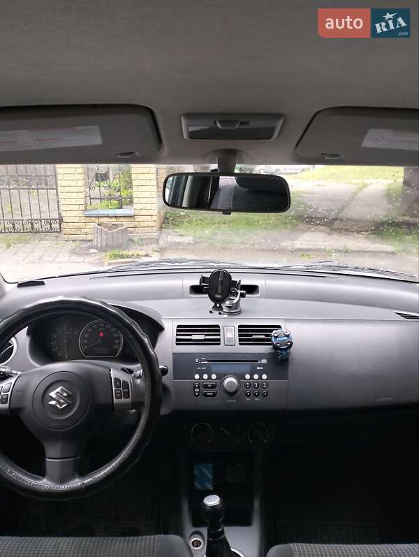 Хетчбек Suzuki Swift 2005 в Хмельницькому