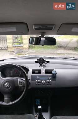 Хэтчбек Suzuki Swift 2005 в 