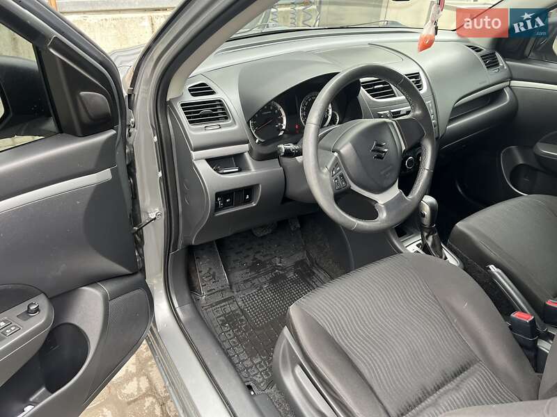 Хэтчбек Suzuki Swift 2011 в Львове
