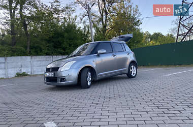 Хэтчбек Suzuki Swift 2006 в 