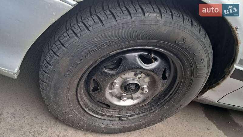 Седан Suzuki Swift 2003 в Славянске