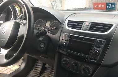Хэтчбек Suzuki Swift 2011 в 