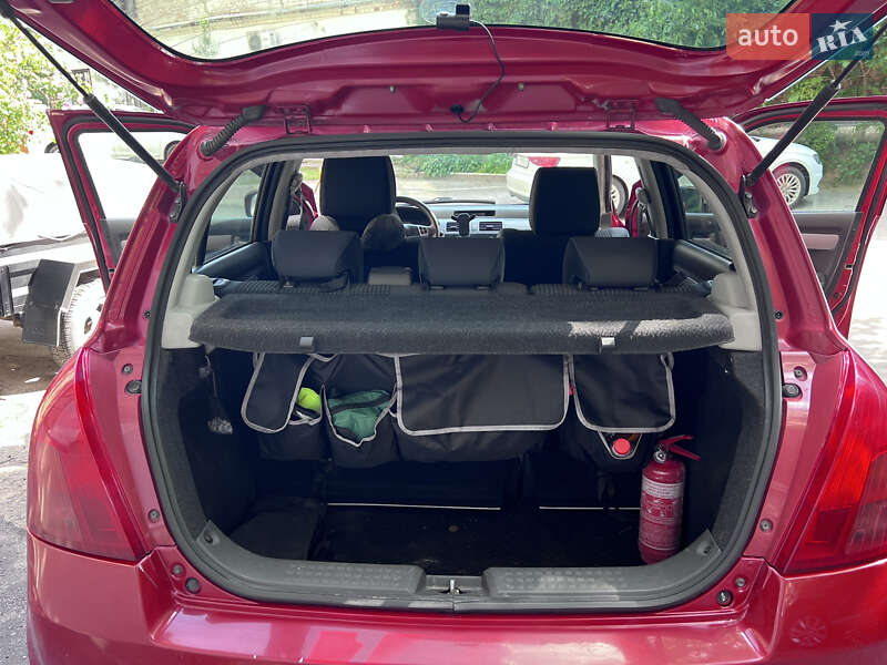 Хетчбек Suzuki Swift 2005 в Полтаві