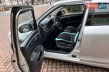 Хэтчбек Suzuki Swift 2011 в 