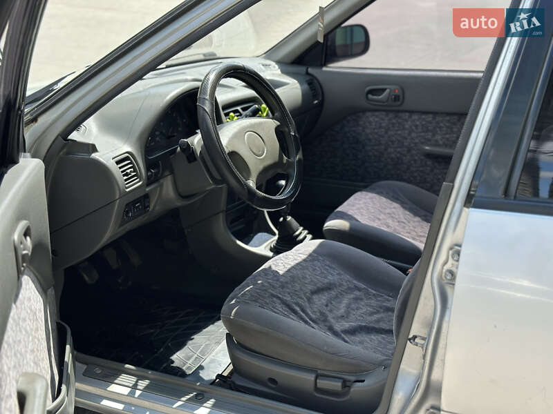 Седан Suzuki Swift 2003 в Тернополе