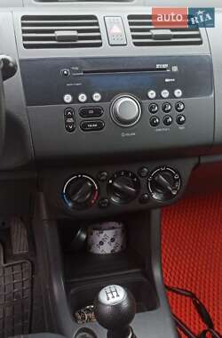 Хетчбек Suzuki Swift 2007 в 