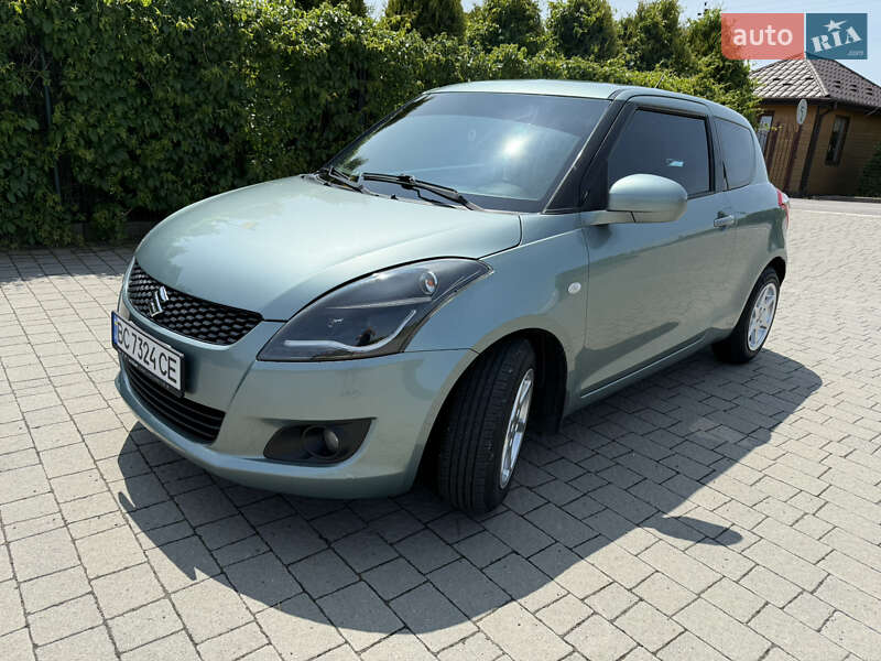 Хэтчбек Suzuki Swift 2011 в 