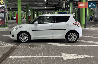 Хетчбек Suzuki Swift 2012 в 