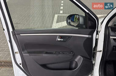 Хетчбек Suzuki Swift 2012 в 