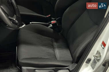 Хетчбек Suzuki Swift 2012 в 