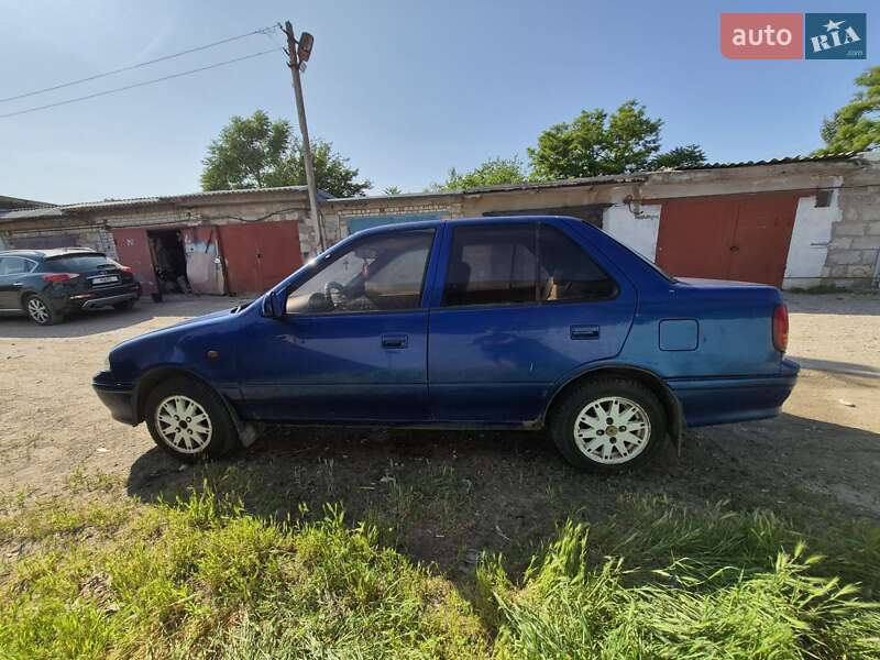 Седан Suzuki Swift 1993 в Миколаєві