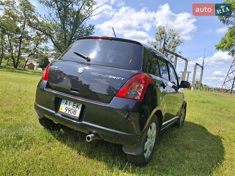 Хэтчбек Suzuki Swift 2008 в Сарнах