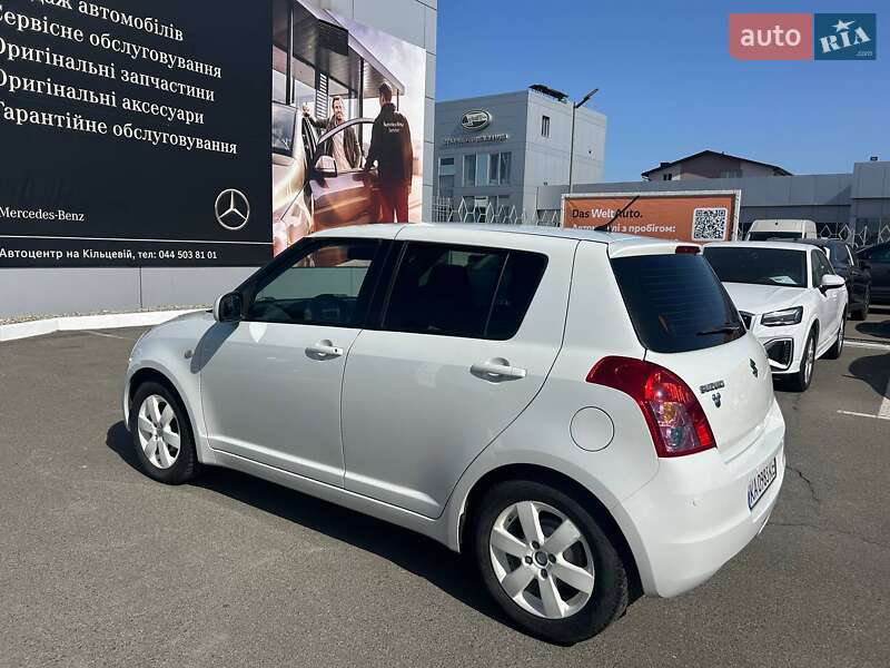 Хэтчбек Suzuki Swift 2008 в Киеве