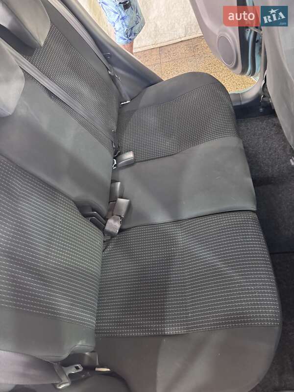 Хэтчбек Suzuki Swift 2008 в Киеве фото 23 Хэтчбек Suzuki Swift 2008 в Киеве