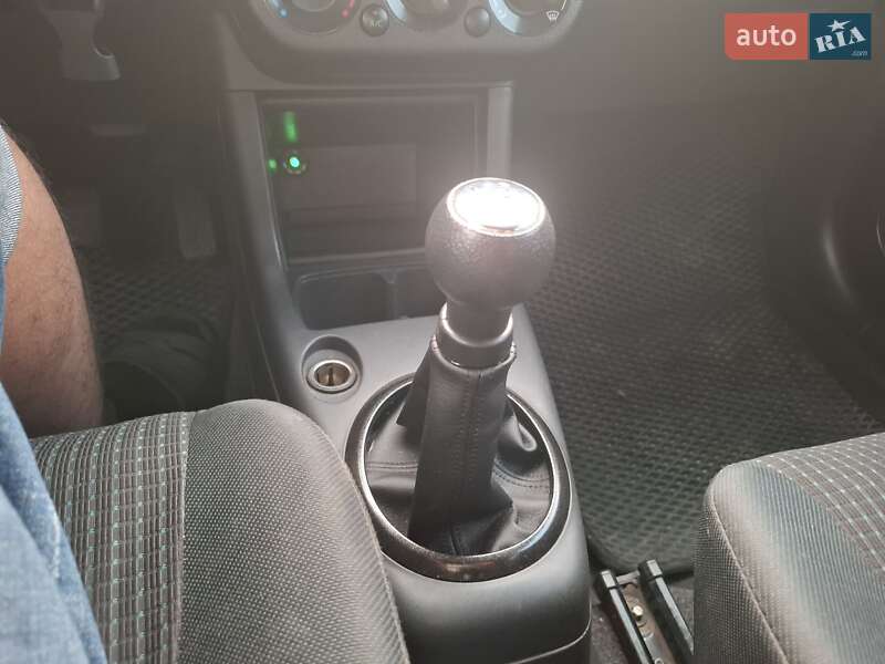 Хэтчбек Suzuki Swift 2007 в Нововолынске