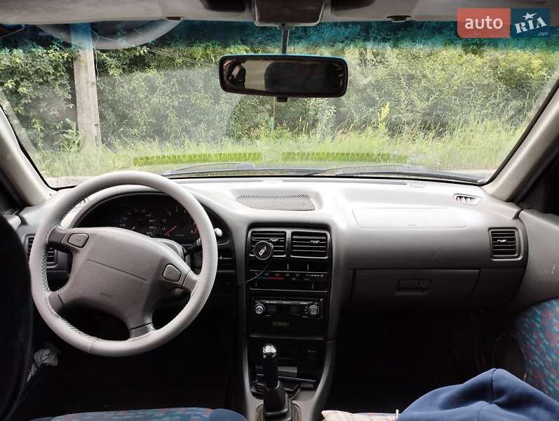 Хэтчбек Suzuki Swift 2000 в Киеве