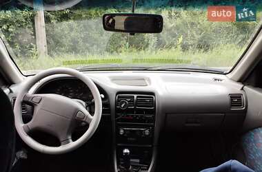 Хетчбек Suzuki Swift 2000 в 