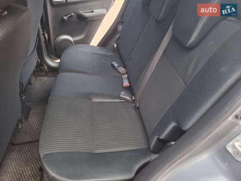 Хэтчбек Suzuki Swift 2007 в Нововолынске