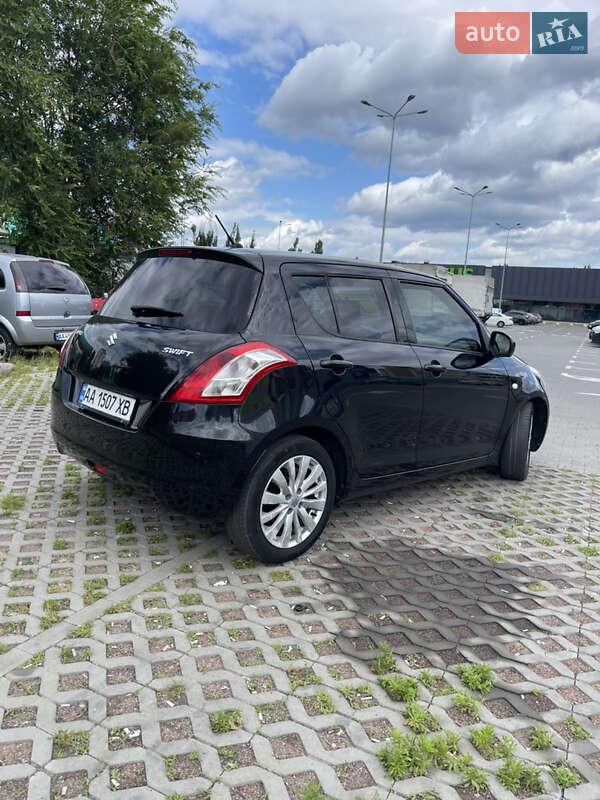 Хэтчбек Suzuki Swift 2012 в Киеве