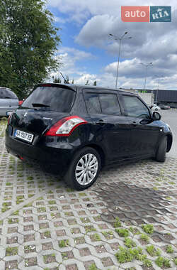 Хэтчбек Suzuki Swift 2012 в 