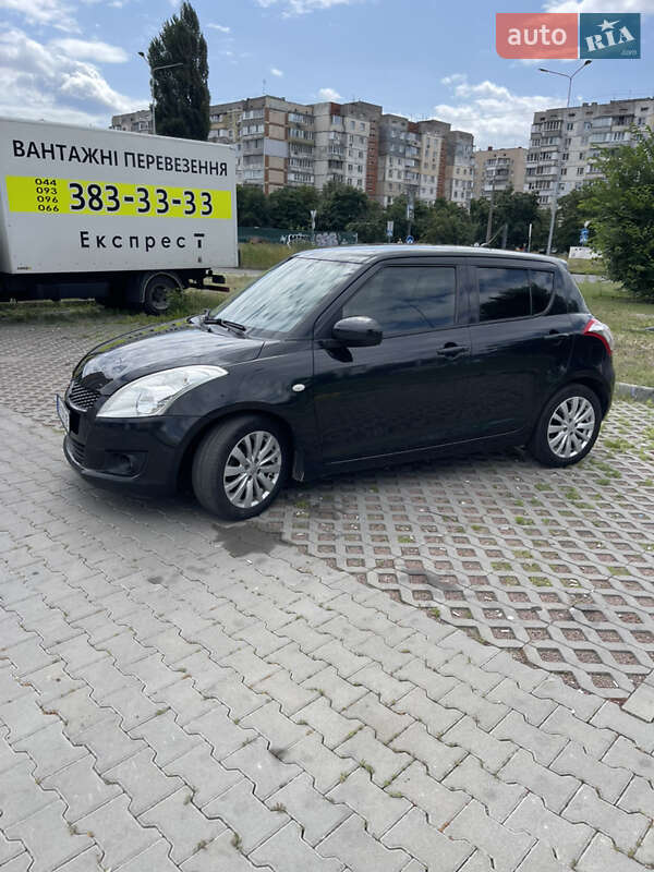 Хэтчбек Suzuki Swift 2012 в Киеве