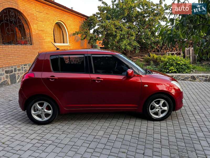 Хэтчбек Suzuki Swift 2008 в Лысянке