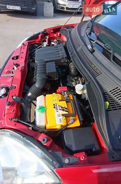 Хэтчбек Suzuki Swift 2005 в 