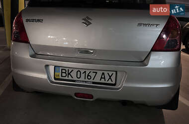 Хэтчбек Suzuki Swift 2010 в 