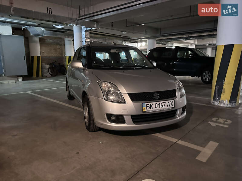 Хетчбек Suzuki Swift 2010 в Києві