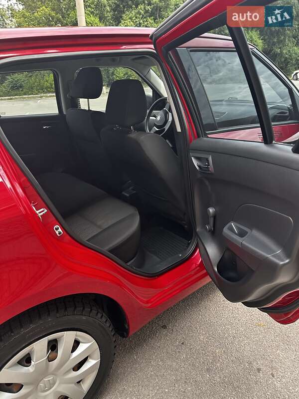 Хетчбек Suzuki Swift 2011 в Дніпрі
