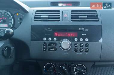 Хетчбек Suzuki Swift 2010 в 